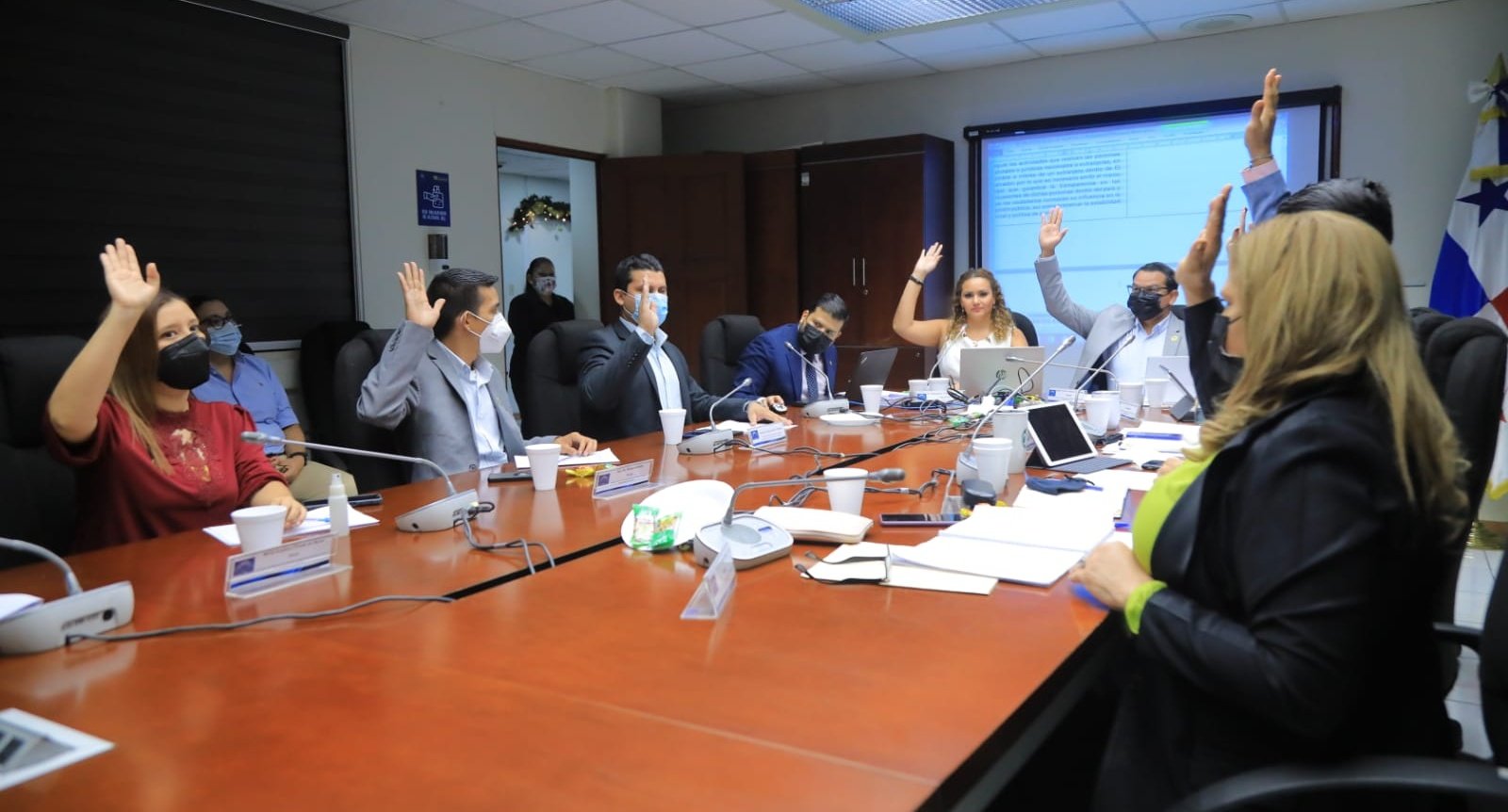 diputados-emiten-dictamen-favorable-a-ley-de-agentes-extranjeros